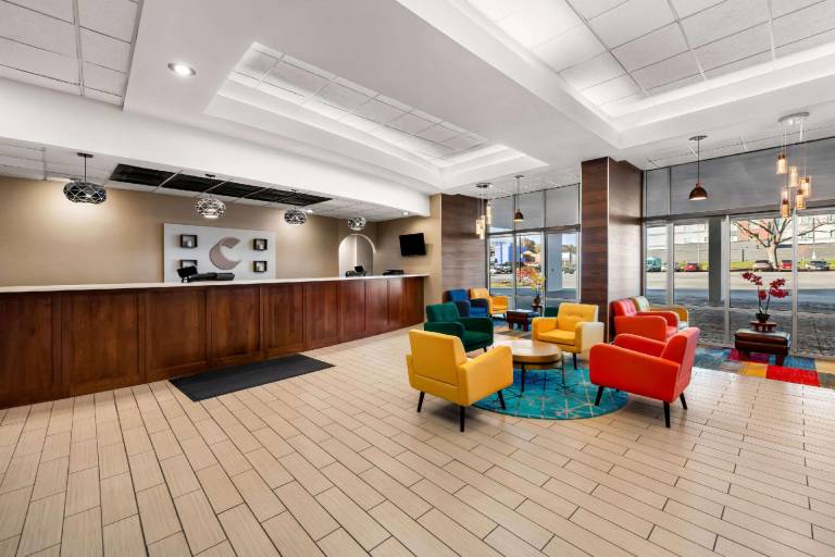 Comfort Inn & Suites Omaha Central — photo 2
