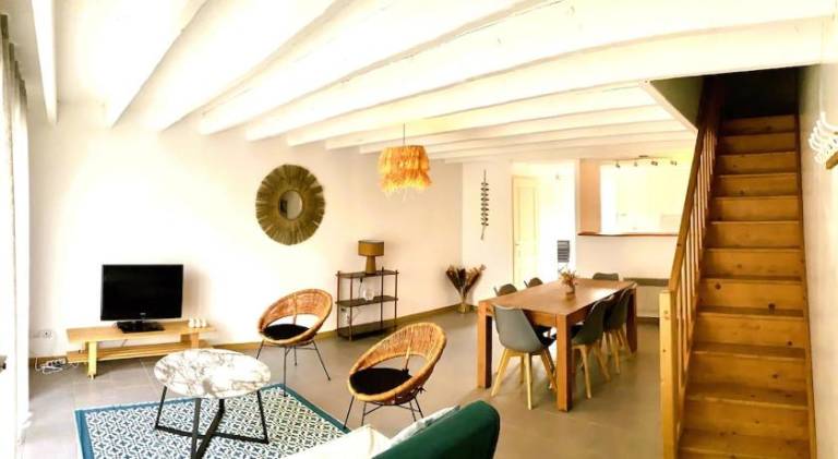 House with terrace — photo 3