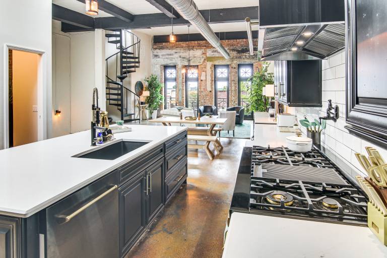 Modern Dtwn Condo w/ Balcony in Hendersonville — photo 4