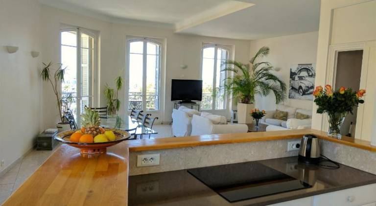 Rental apartment with 3 rooms for 6 persons — photo 2