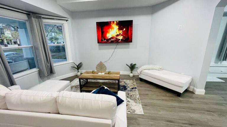 House  Lakewood