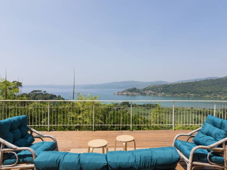 House with patio, barbeque & yard | Lake view — photo 5