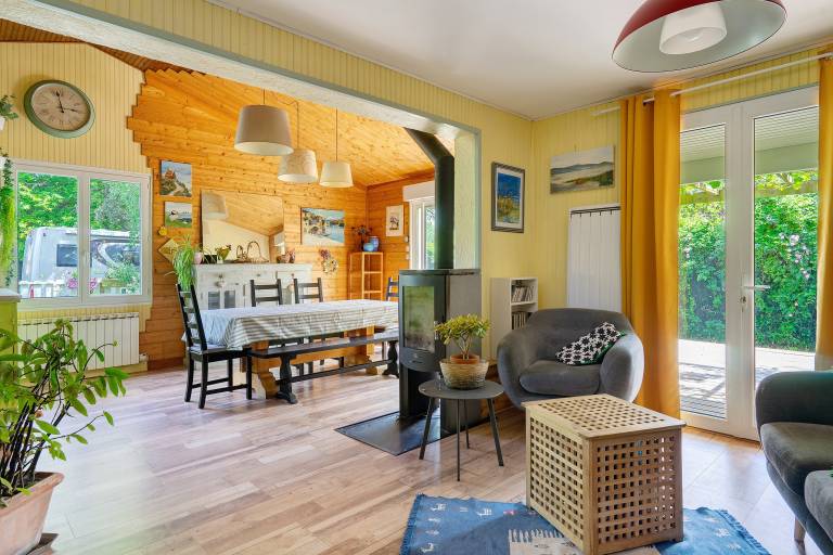 Child-friendly vacation home with fast internet, garden & grill | Garden view | Dogs allowed — photo 2