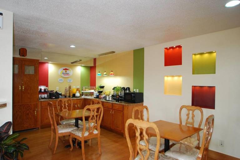 Super 8 By Wyndham Anderson/Clemson Area — photo 3