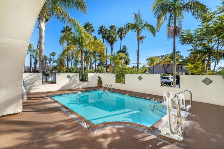 Best Western Plus Carpinteria Inn — photo 2