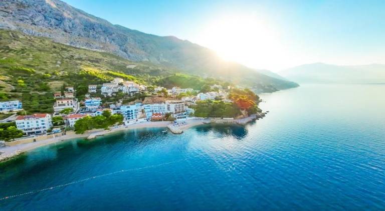 Rental apartment with jacuzzi, sauna & barbecue in Omis