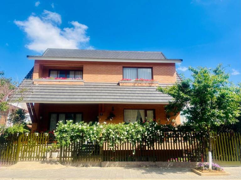 Villa with 2 rooms for 6 persons in Da Lat