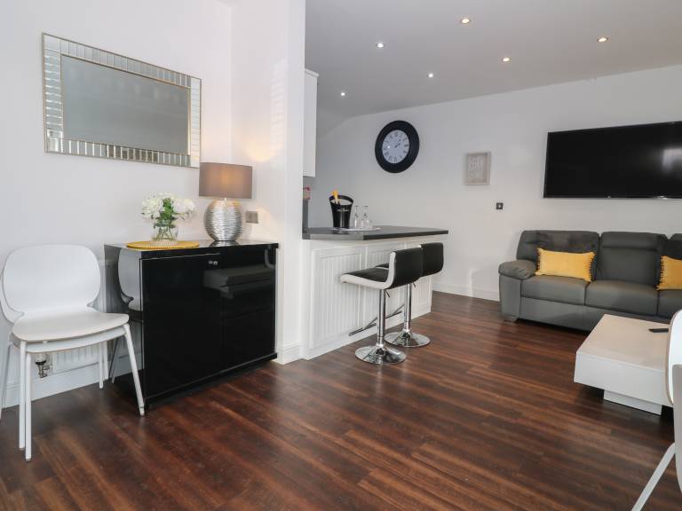 Family-oriented wonderful cottage | Beach view | Pets are welcome — photo 2