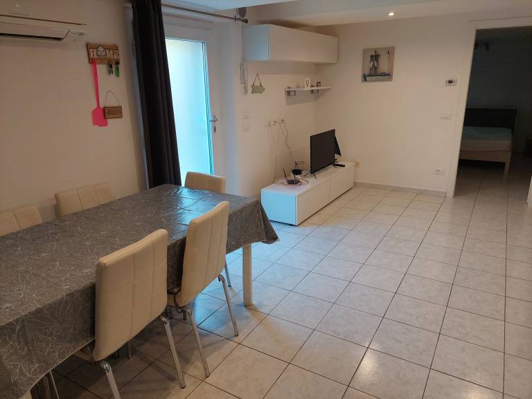 Rental apartment with garden — photo 4
