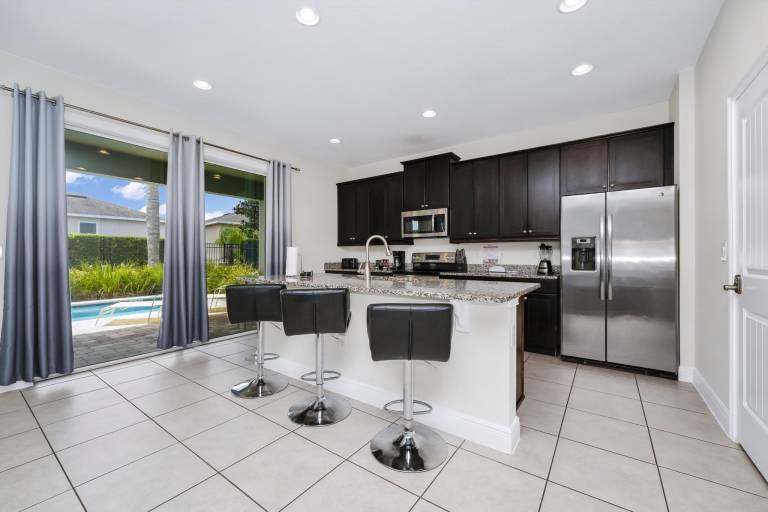 Vacation home with private pool — photo 3