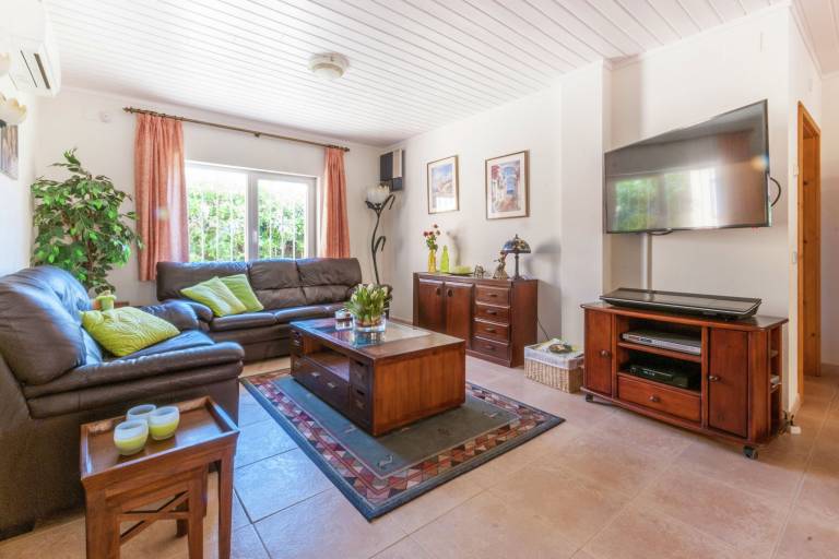 Fully equipped vacation home with jacuzzi, private pool & yard | Pet-friendly — photo 2