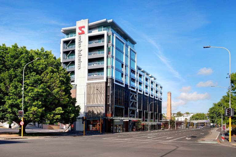 Serviced apartment with terrace & garden | Near Saint Patrick's Cathedral | Suitable for remote work | Pets allowed in Auckland
