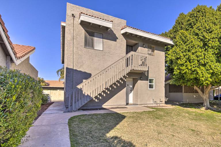 Downtown Gilbert Condo w Screened Porch