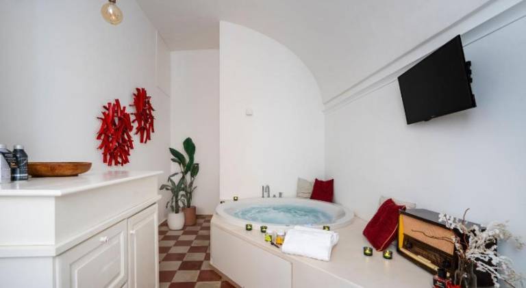 Apartment with pool & jacuzzi | Pets allowed — photo 3