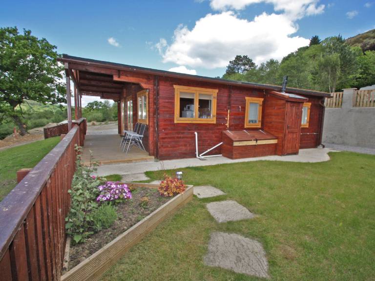 Family-oriented cottage with garden | Water view | Dogs allowed in Swansea