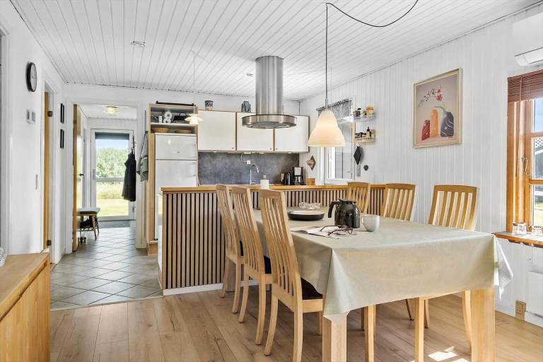 Vacation home with sauna, patio & grill — photo 3