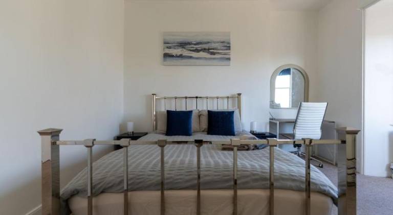 Apartment | Near British Airways i360 — photo 2