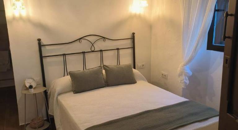 Vacation home with jacuzzi | Pets allowed — photo 2
