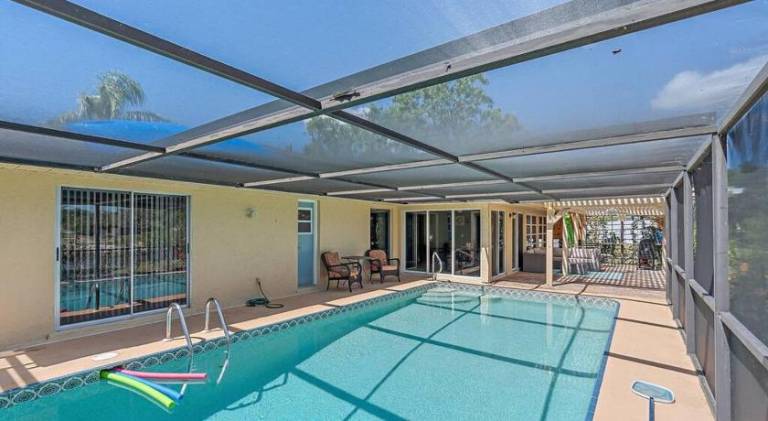 House with pool | Pets allowed — photo 5