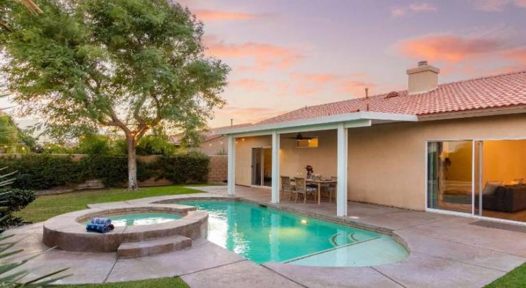 House with pool & hot tub in Indio, CA