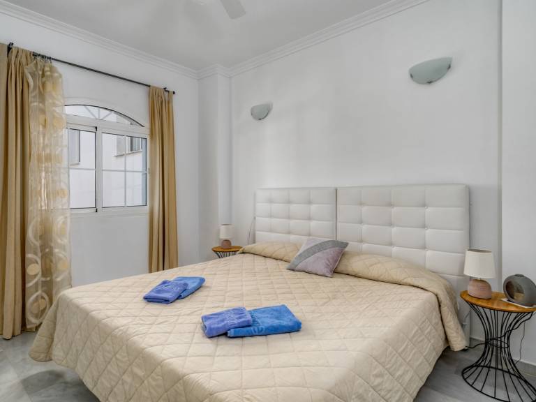 Rental apartment with terrace & pool — photo 5
