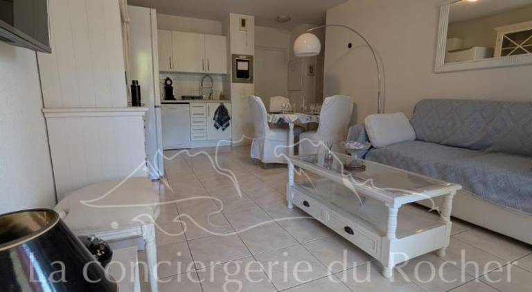 Rental apartment with pool — photo 2