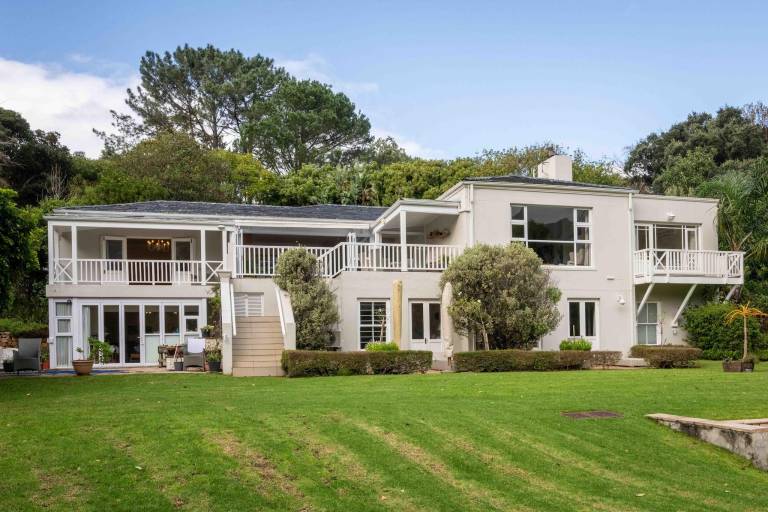 4 Bedroom Self Catering House