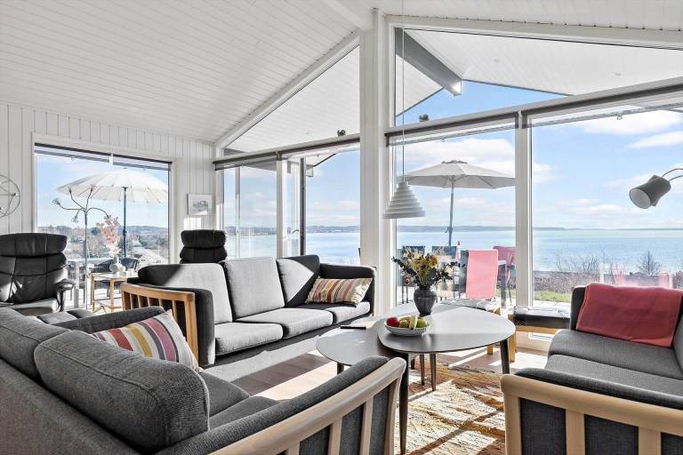 House with barbeque, patio & yard | Sea view — photo 2