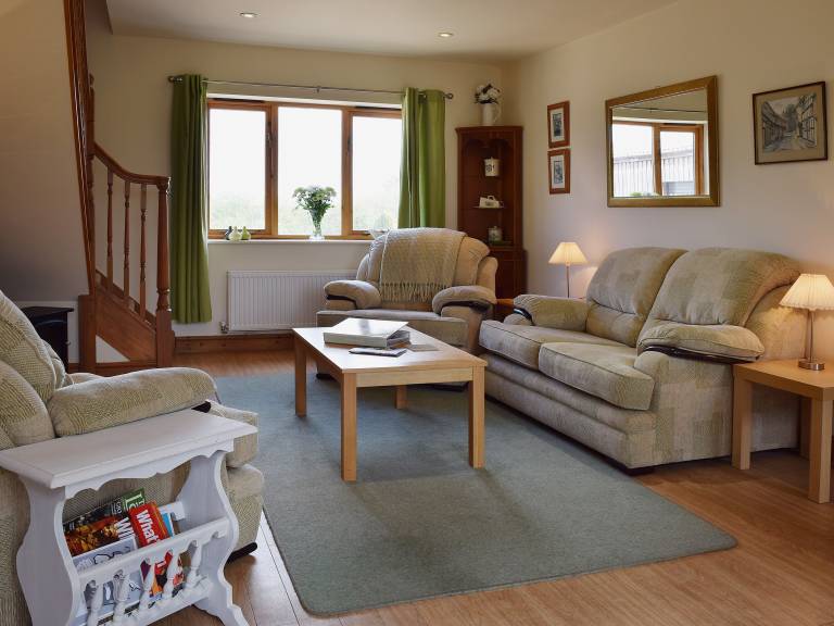 Child-friendly beautiful cottage with barbeque & yard | Pets allowed — photo 3