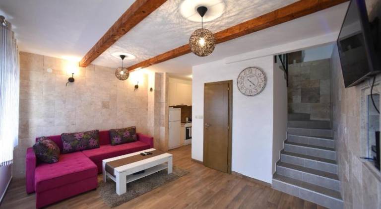 Villa with jacuzzi & pool | Pet-friendly — photo 2