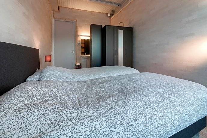 Bed & Breakfast Verspreide huizen Almere-Hout