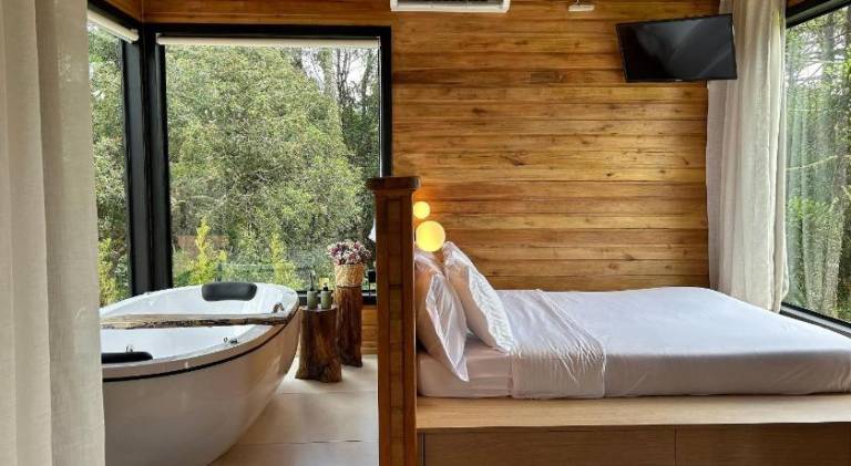 Chales incriveis com banheira de hidromassagem e vista encantadora — photo 2
