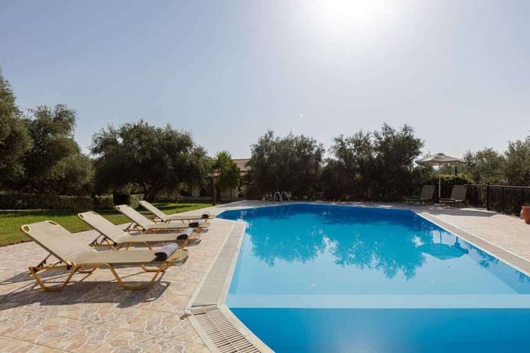 σπίτι Violi Charaki