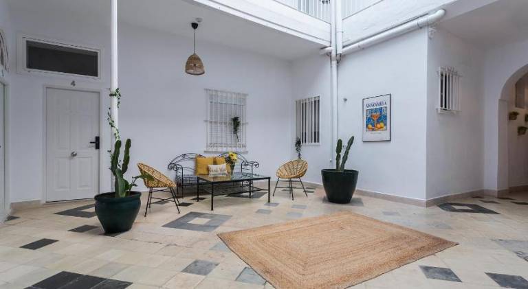 Wonderful rental apartment with patio & yard | Next to Alcázar of Jerez de la Frontera | Pet-friendly — photo 4