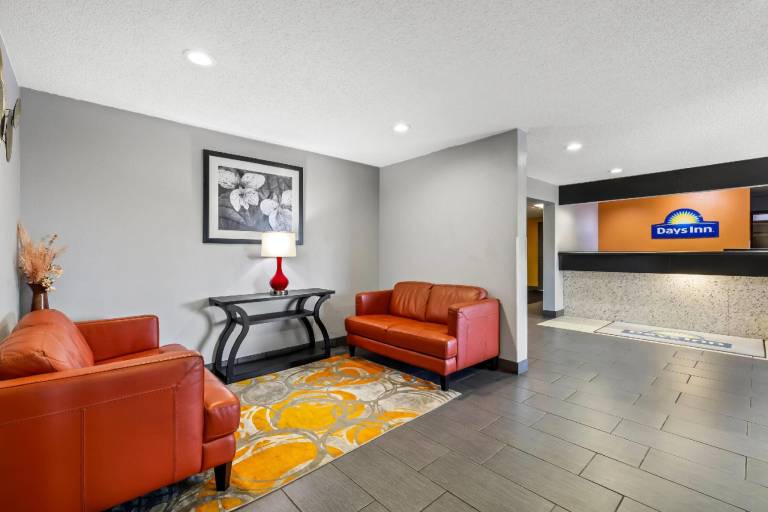Days Inn by Wyndham Black River Falls — photo 3