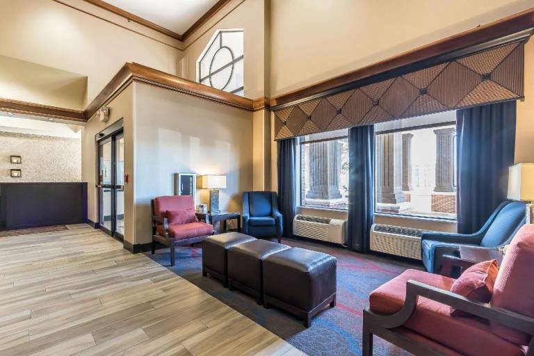Comfort Suites St Charles-St Louis — photo 2