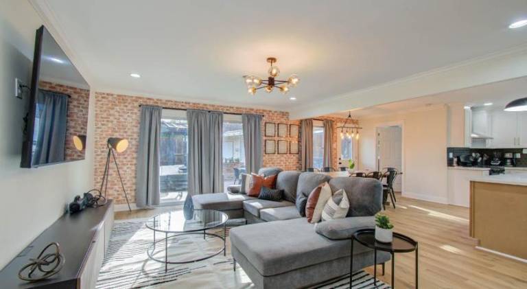 Fully equipped vacation home with yard & private pool | Dogs allowed in Houston, TX