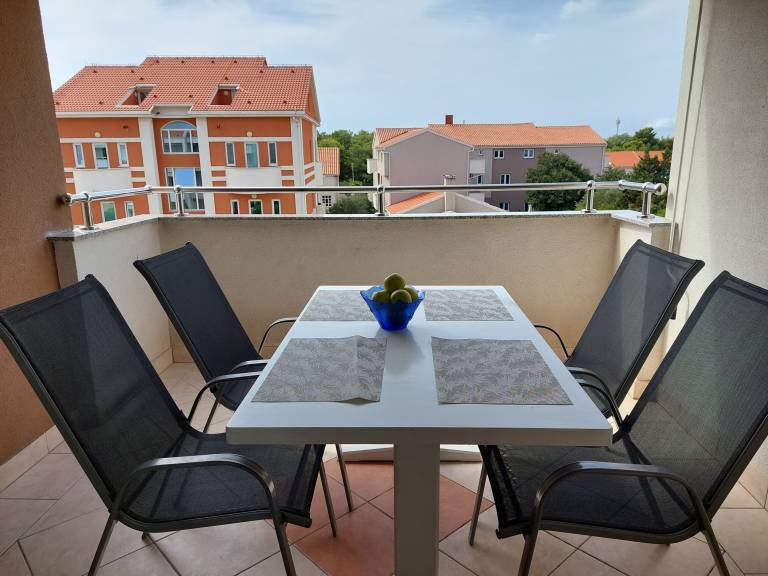 Pleasant apartment | Garden view | Pets allowed in Senj