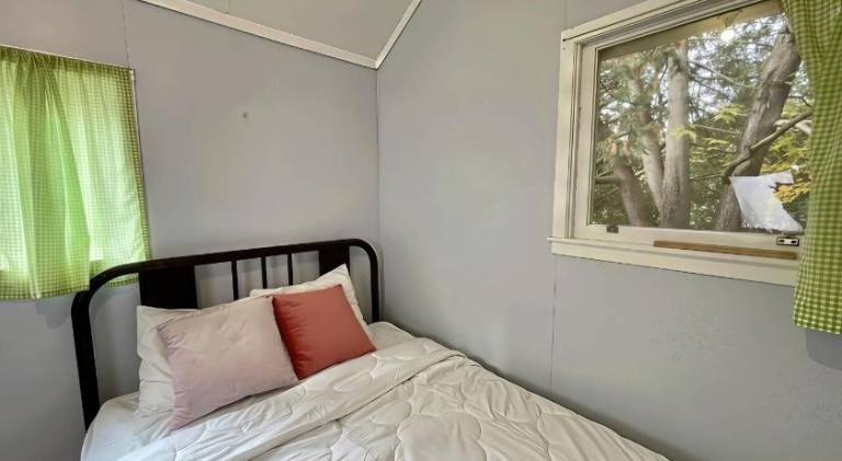 Vacation home with 2 rooms for 4 persons in Kawartha Lakes, ON