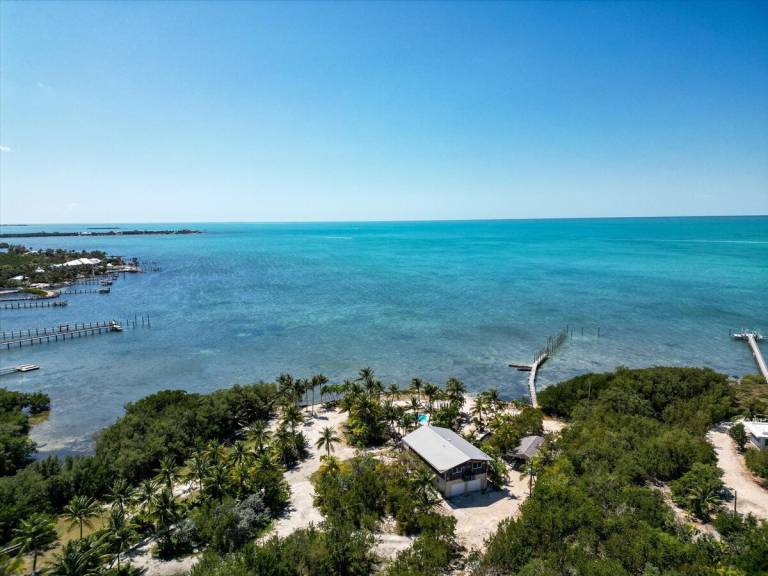 Sunsets in Paradise Gulf Front Pool Home, 22' Dock, Kayaks, Bikes & Paddleboards — photo 5