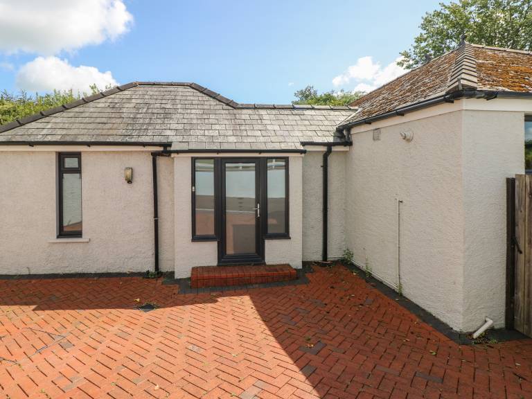 Cottage with garden | Beach view — photo 2