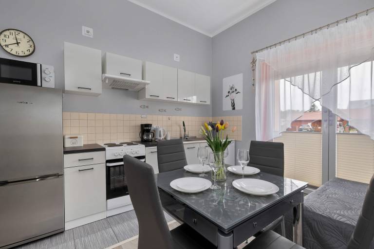 Apartment with fast internet & terrace — photo 3