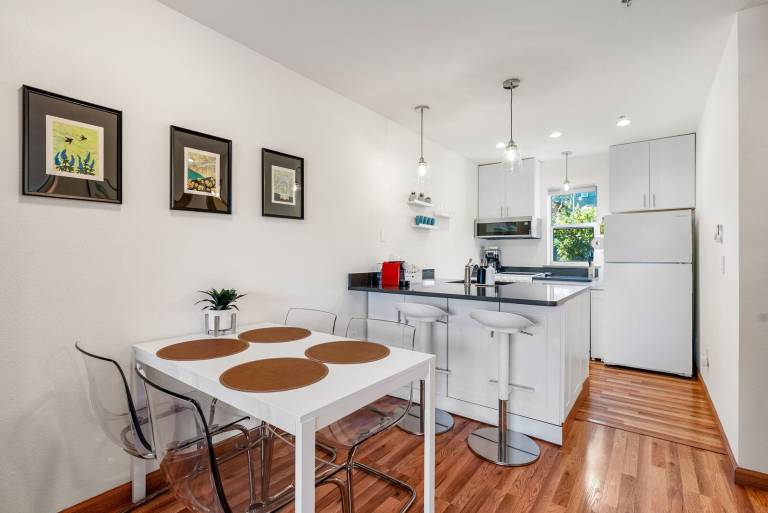 Child-friendly charming condo | Pets are welcome — photo 4