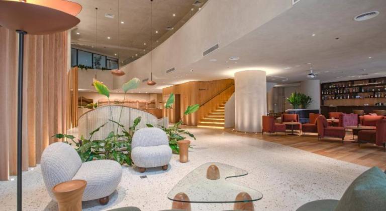 QOYA Hotel Curitiba, Curio Collection by Hilton — photo 3
