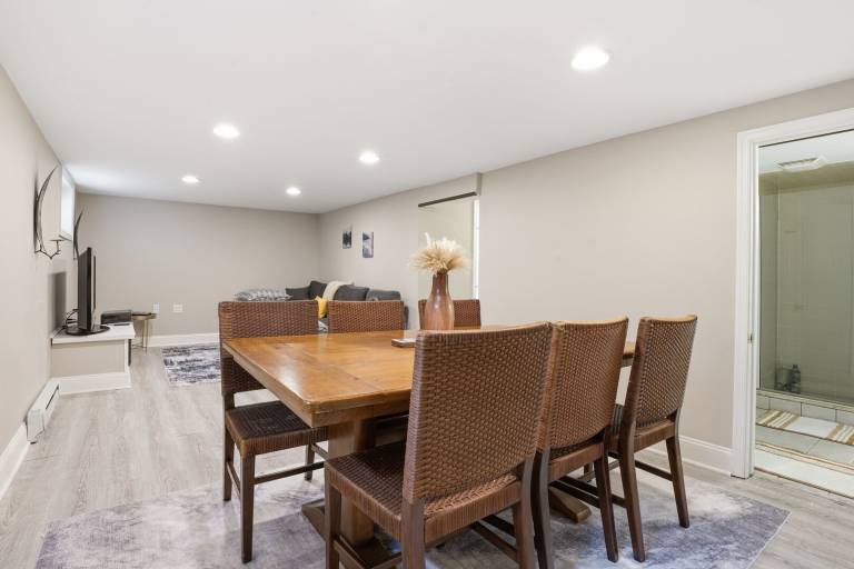 Vacation home with yard & terrace — photo 3
