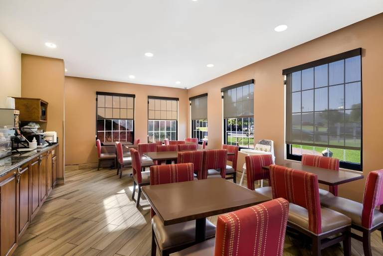 COMFORT INN VIRGINIA HORSE CENTER — photo 4