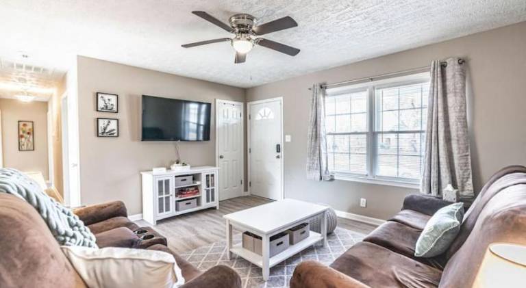 Beautiful house | Good for workation | Pets are welcome in Fayetteville, NC