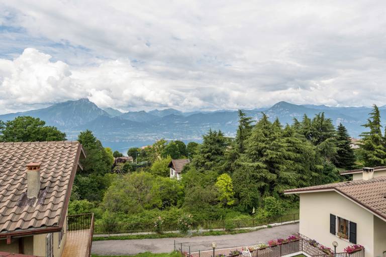 Holiday Apartment in San Zeno with Beautiful Lake View — photo 4
