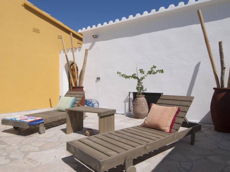 Villa with private pool, barbeque & garden — photo 2