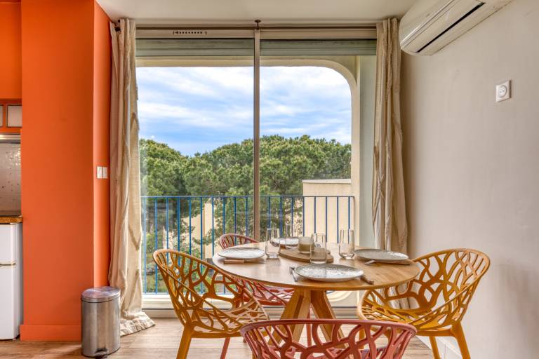 Apartment with patio & barbeque | Garden view in La Grande-Motte